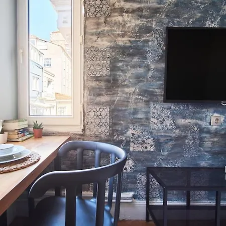 Modern&old Style Flat In The Center Of Cihangir *